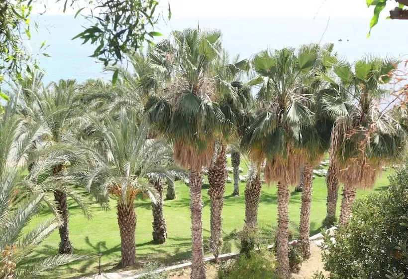Hotelli Ascos Coral Beach