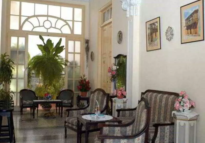 Hotelli E San Basilio