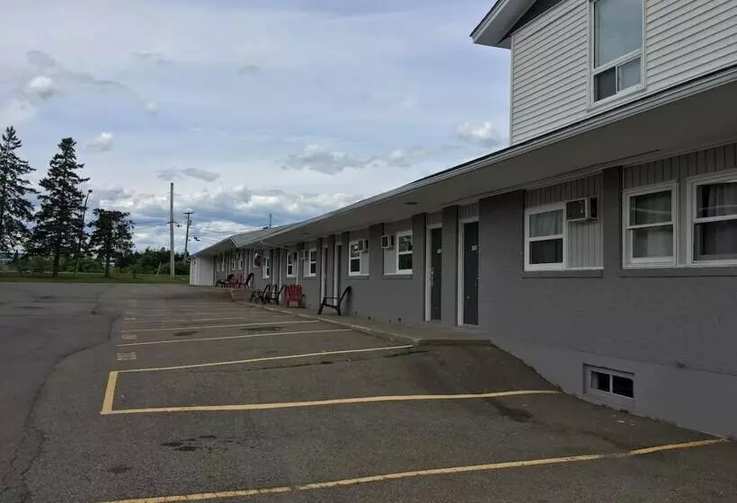 فندق Fairway Inn