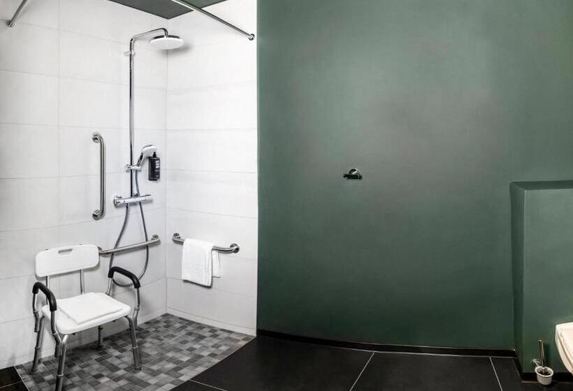 ホテル Ibis Pontarlier