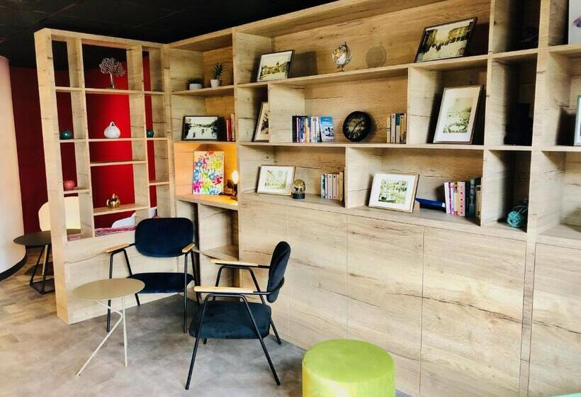 ホテル Ibis Pontarlier