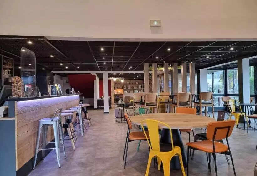 בית מלון כפרי Ibis Pontarlier
