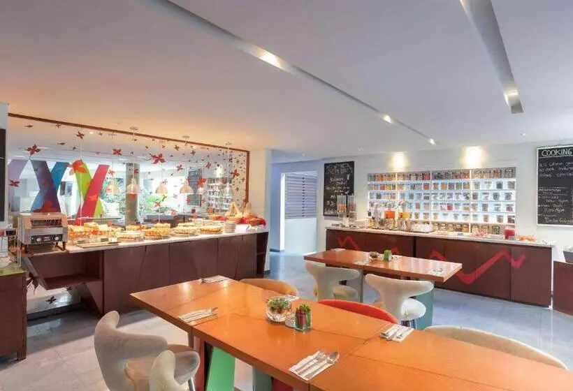 호텔 Ibis Styles Bali Legian