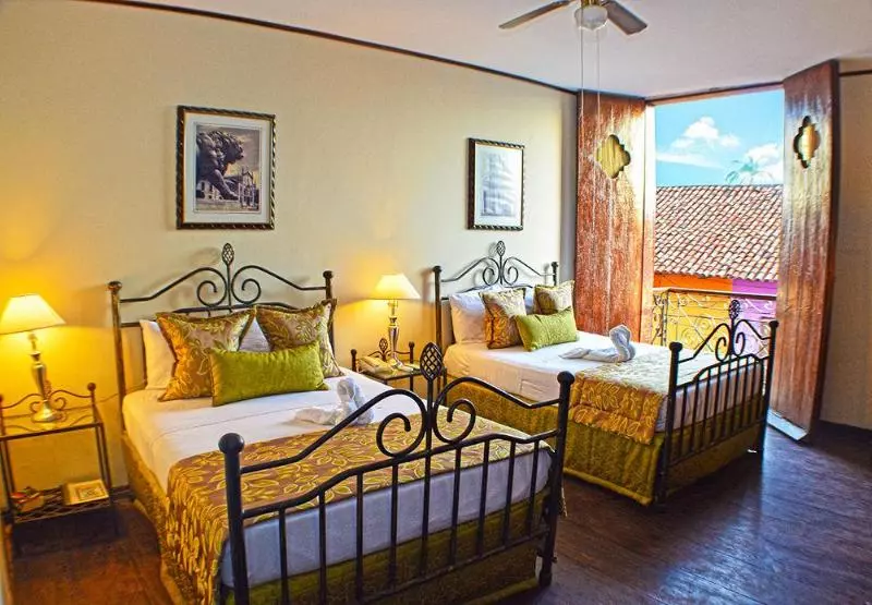 Отель Los Balcones Leon