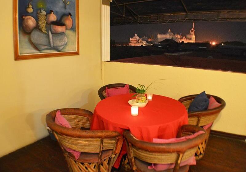 هتل Los Balcones Leon