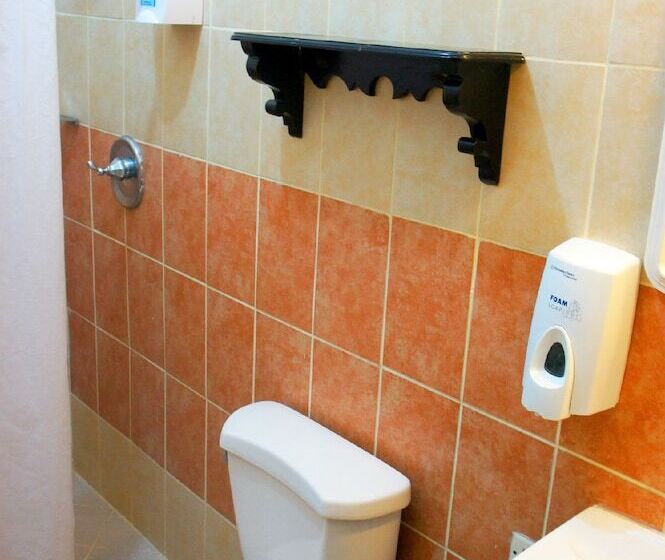 هتل Los Balcones Leon