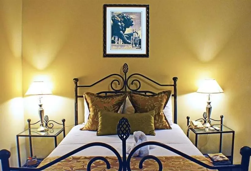 Отель Los Balcones Leon