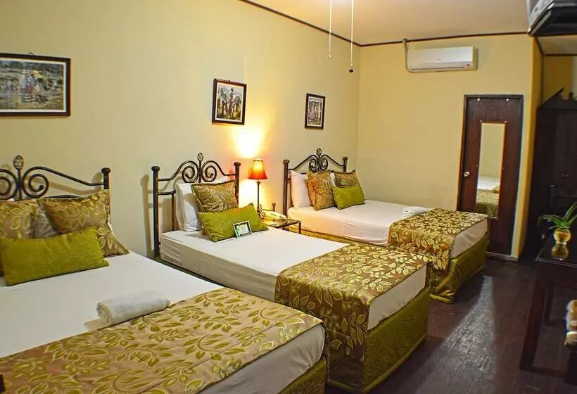 Отель Los Balcones Leon