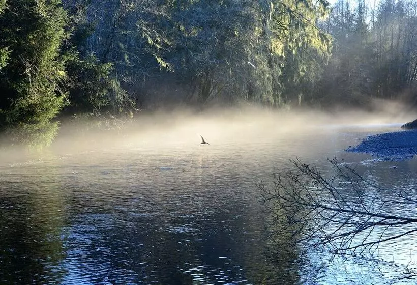 هتل Pioneer Inn By The River