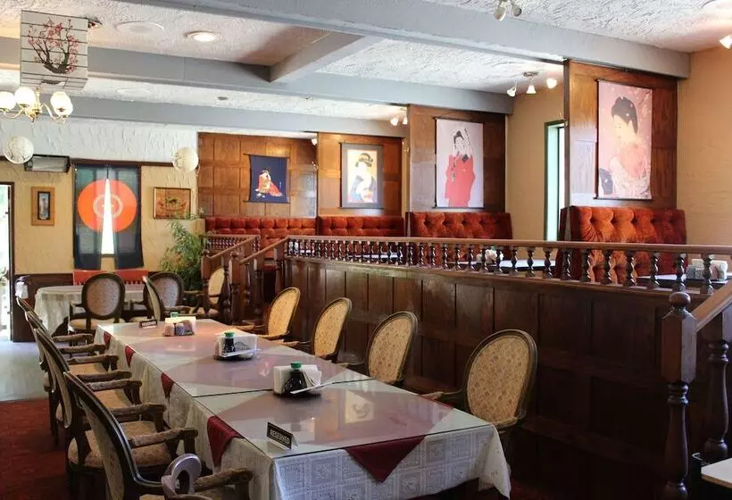 هتل Pioneer Inn By The River