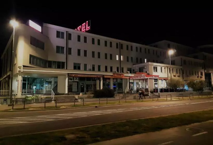 Rooms Vodisek   Depandansa Capodistria Boutique Hotela