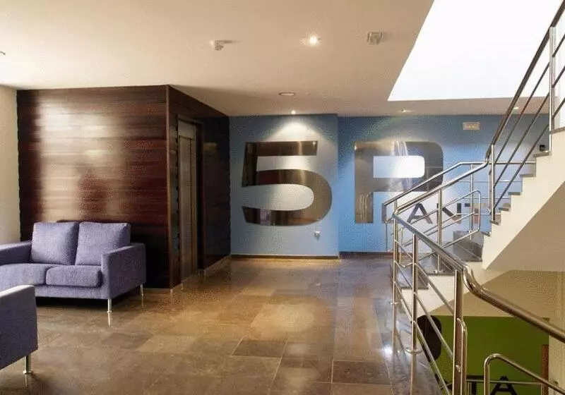 فندق Acosta Centro