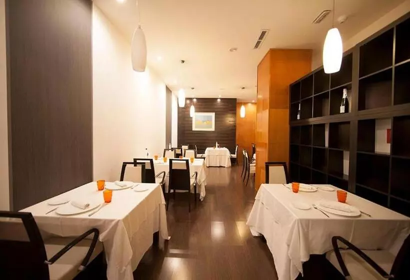 فندق Acosta Centro