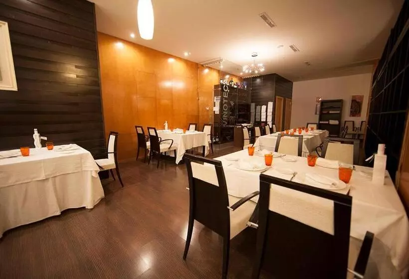 فندق Acosta Centro