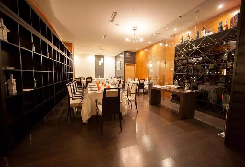 فندق Acosta Centro