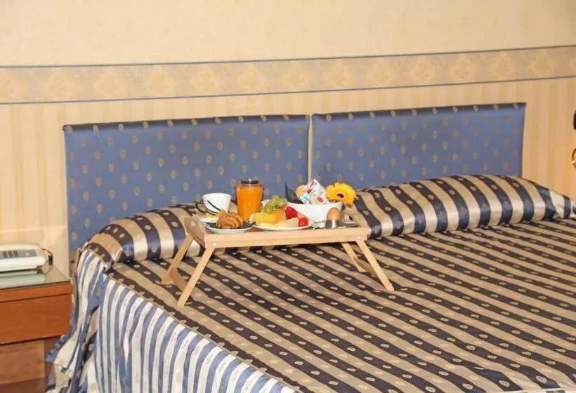 호텔 Albergo Ristorante Leon D'oro