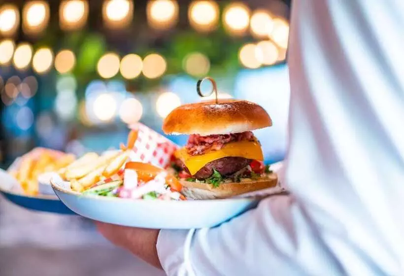 Flonk Hotel Groningen Zuid, Bw Signature Collection