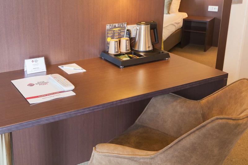 Flonk Hotel Groningen Zuid, Bw Signature Collection