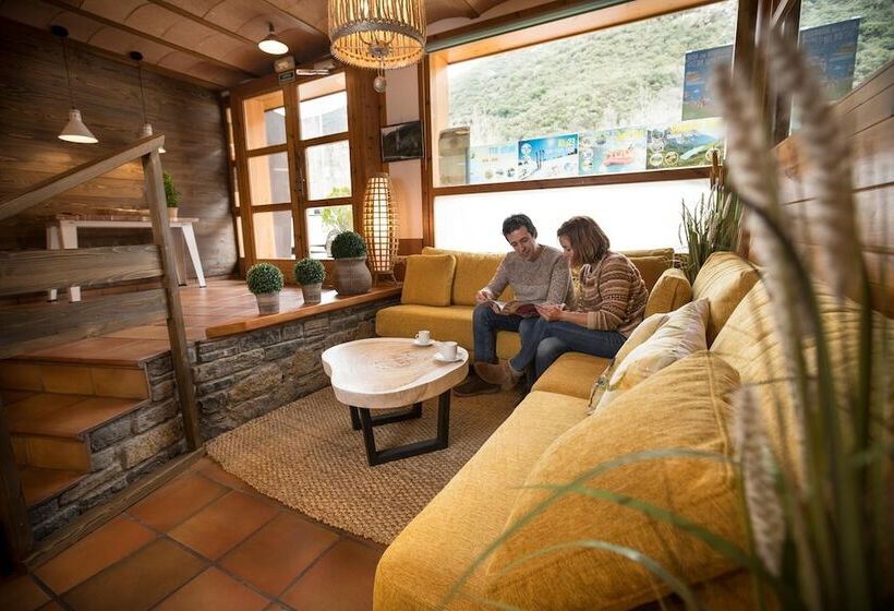 Отель Restaurant Les Brases