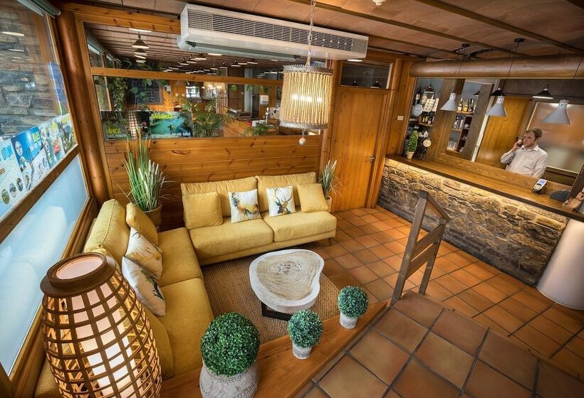 Отель Restaurant Les Brases