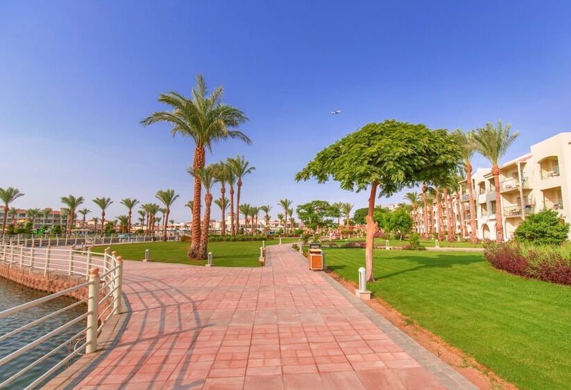 Отель Pickalbatros Dana Beach Resort   Aqua Park