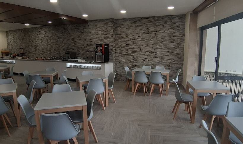 Отель Santa Maria