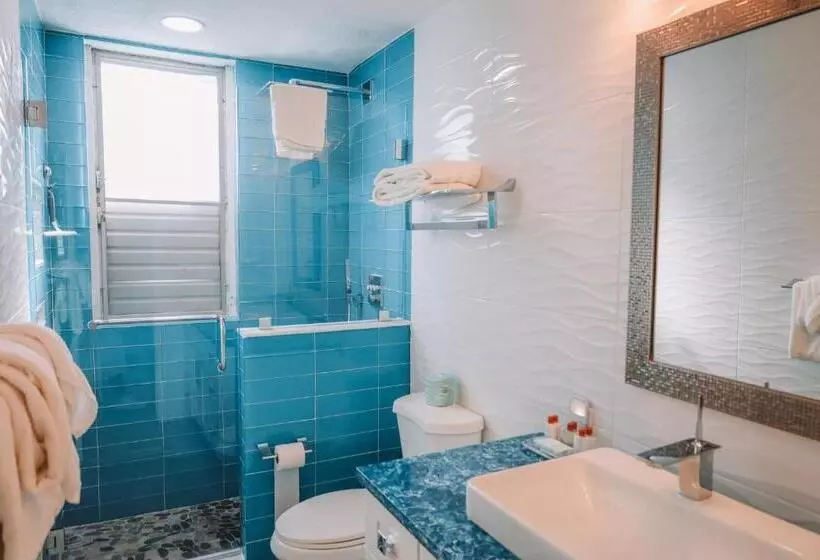 Secret Harbour Beach Resort