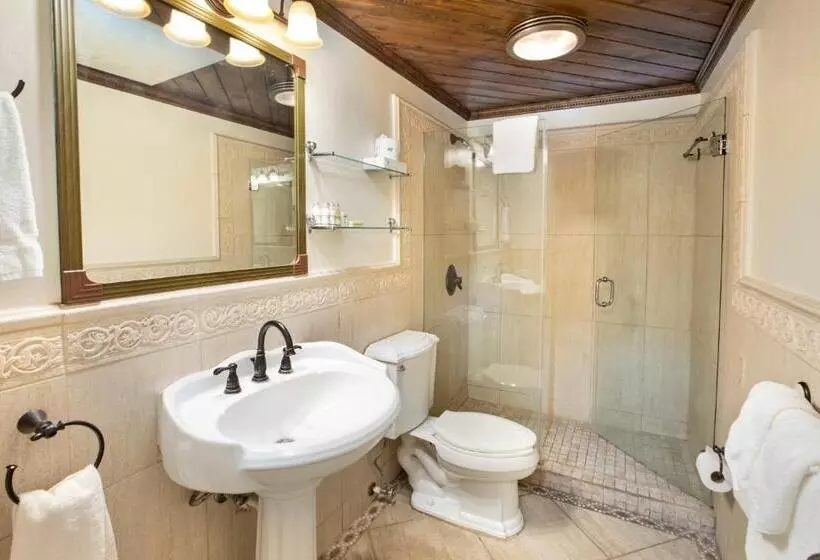 Secret Harbour Beach Resort