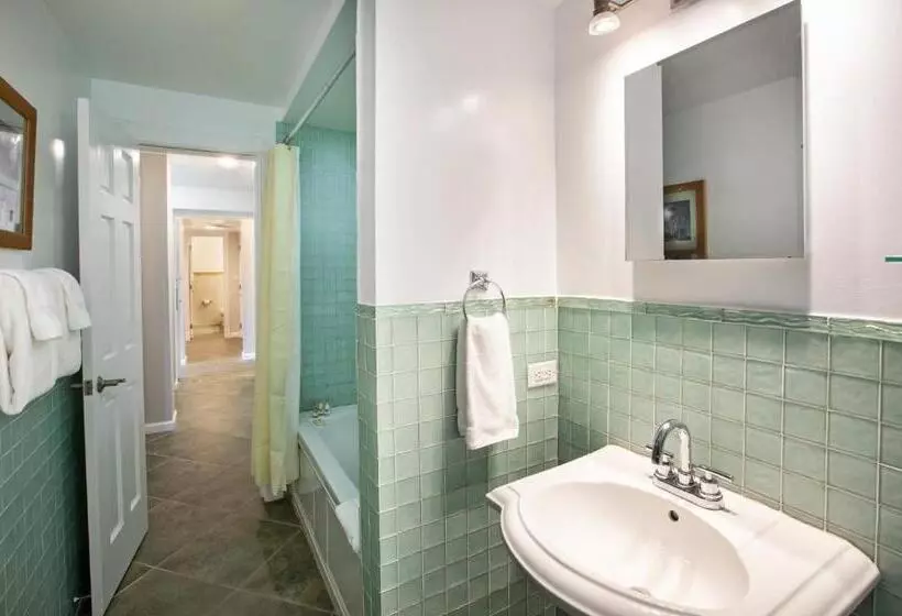 Secret Harbour Beach Resort