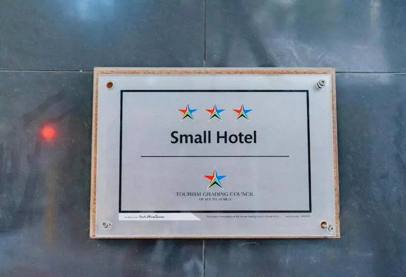 בית מלון כפרי Cape Diamond Boutique