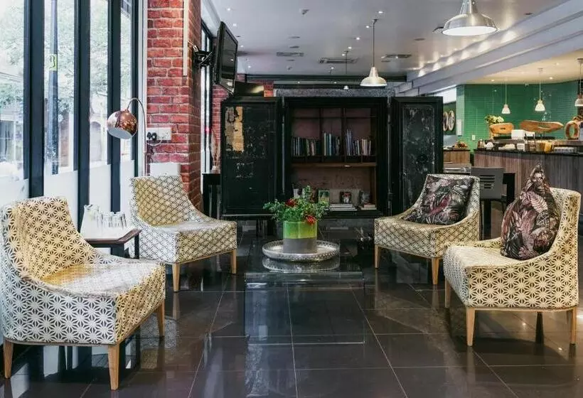 בית מלון כפרי Cape Diamond Boutique