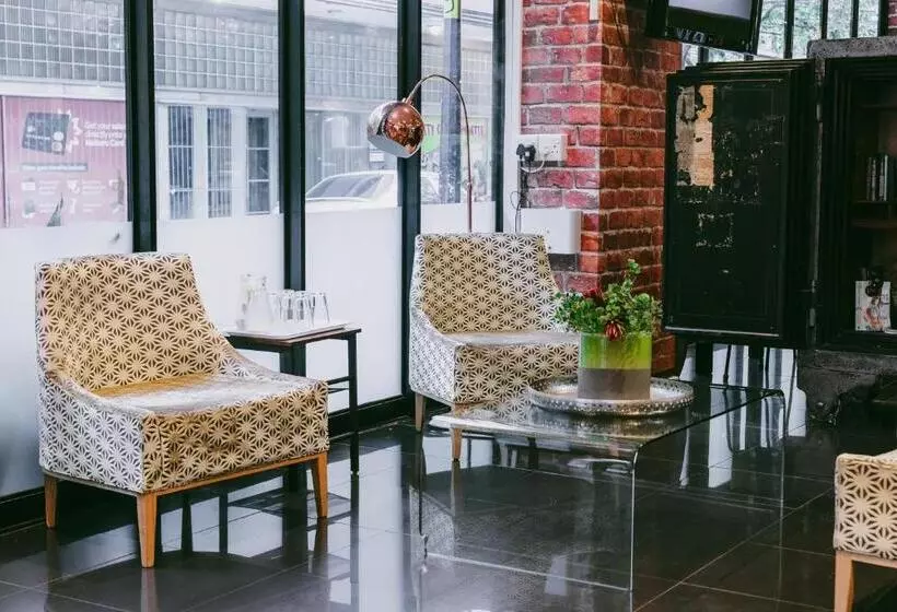 בית מלון כפרי Cape Diamond Boutique