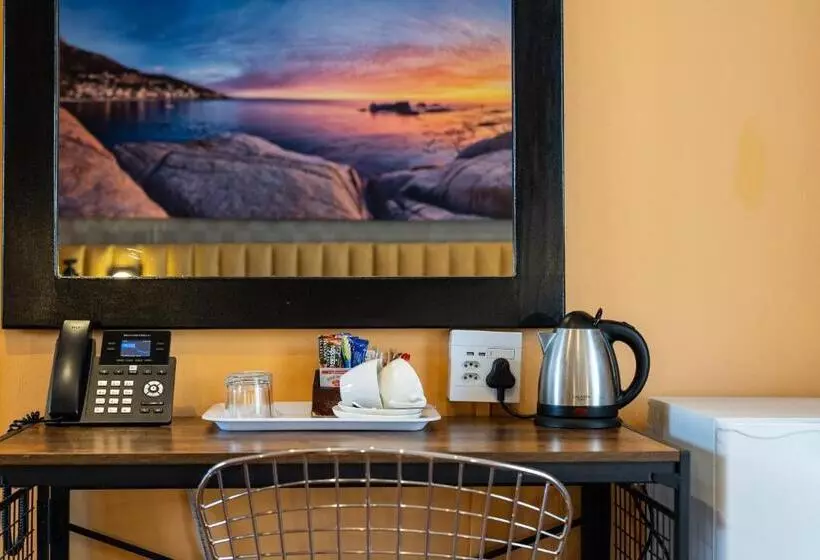 בית מלון כפרי Cape Diamond Boutique