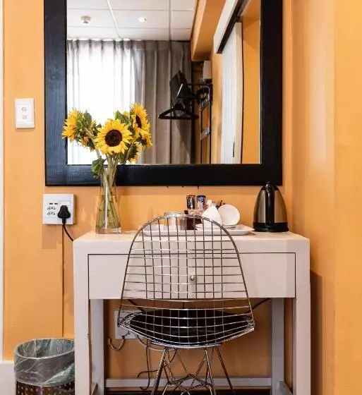 בית מלון כפרי Cape Diamond Boutique