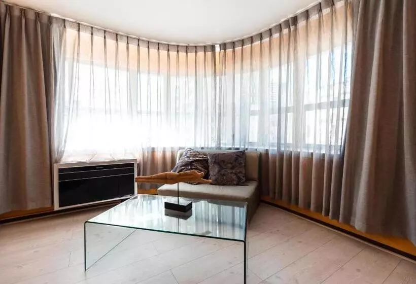 בית מלון כפרי Cape Diamond Boutique