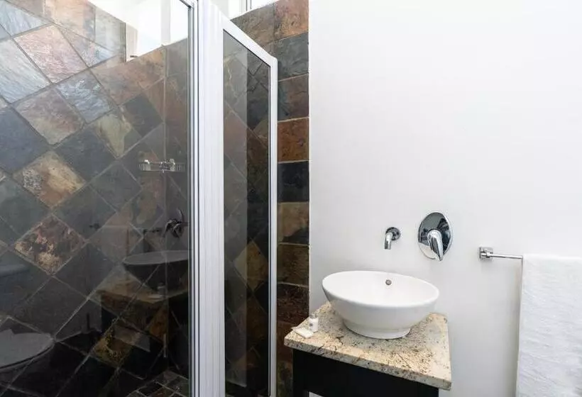 בית מלון כפרי Cape Diamond Boutique