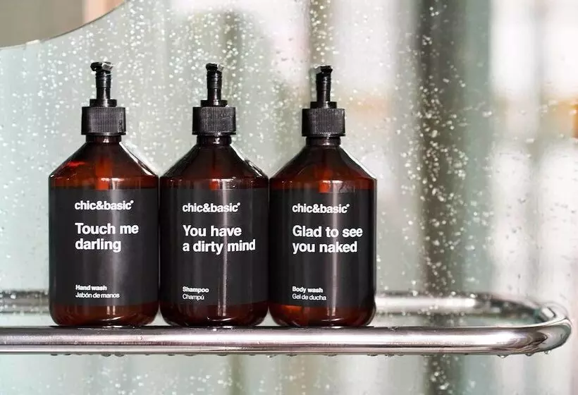 Отель Chic & Basic Born Boutique