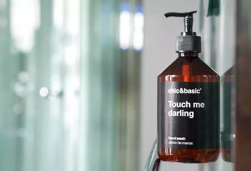 Отель Chic & Basic Born Boutique