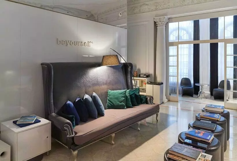 Отель Chic & Basic Born Boutique