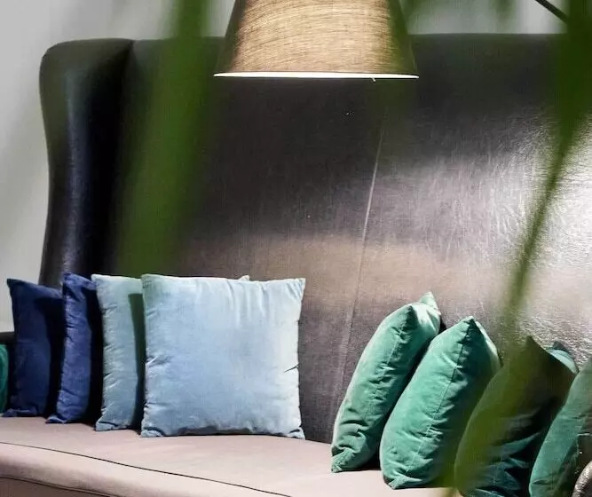 Отель Chic & Basic Born Boutique