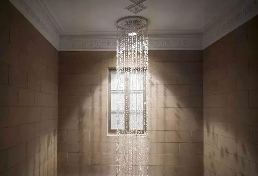 Отель Chic & Basic Born Boutique