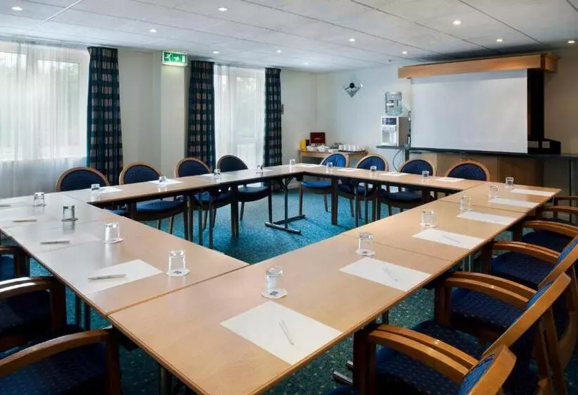 Отель Holiday Inn Express Newcastle Gateshead, An Ihg