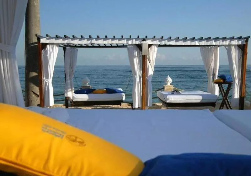 בית מלון כפרי Lifestyle Crown Residence Suites