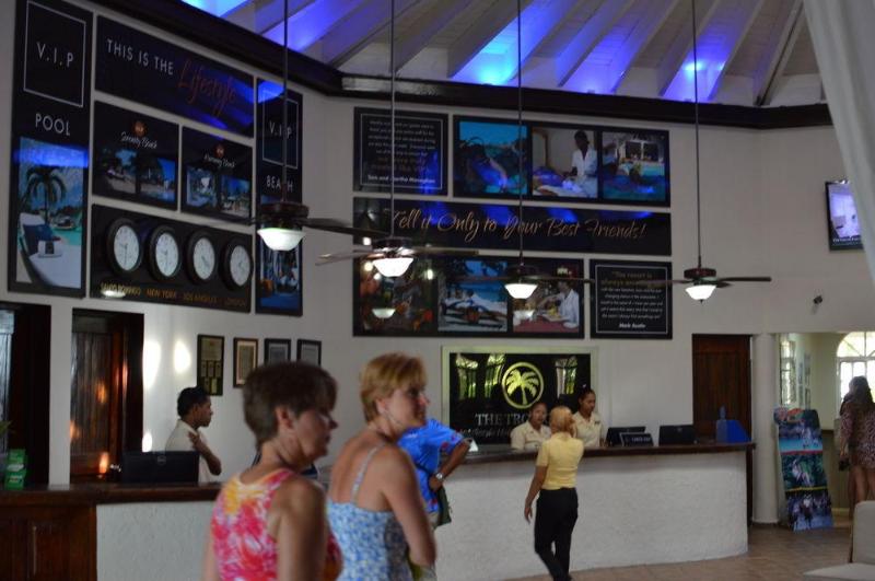 هتل Lifestyle Crown Residence Suites