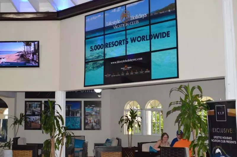 בית מלון כפרי Lifestyle Crown Residence Suites