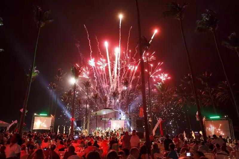 בית מלון כפרי Lifestyle Crown Residence Suites