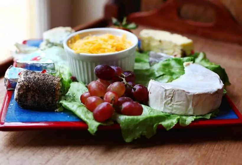 هتل Mountain Manor Guest House & Executive Suites