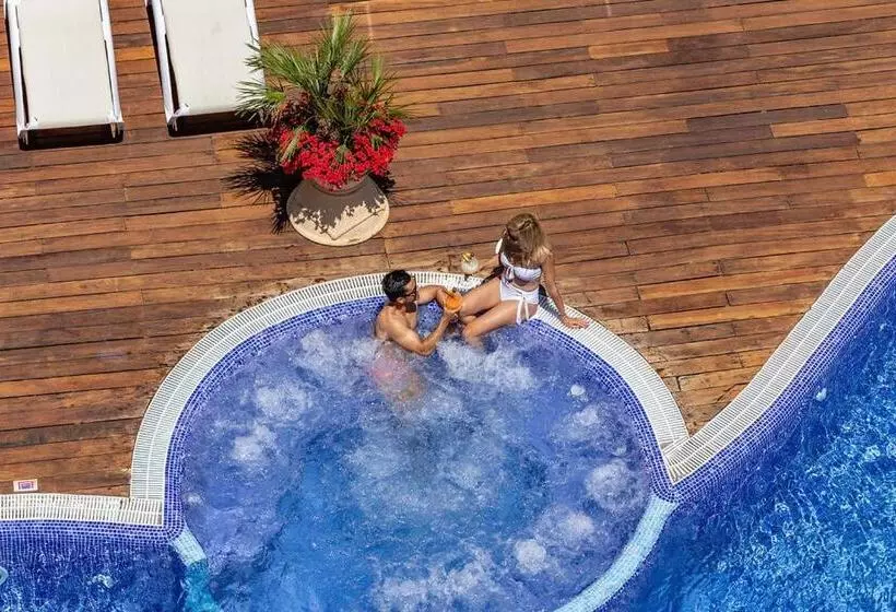 בית מלון כפרי Ona Palmira Paradise Paguera