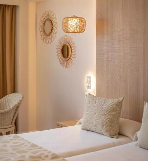 בית מלון כפרי Ona Palmira Paradise Paguera