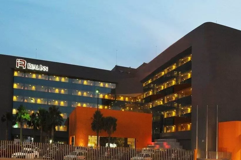 בית מלון כפרי Real Inn Nuevo Laredo